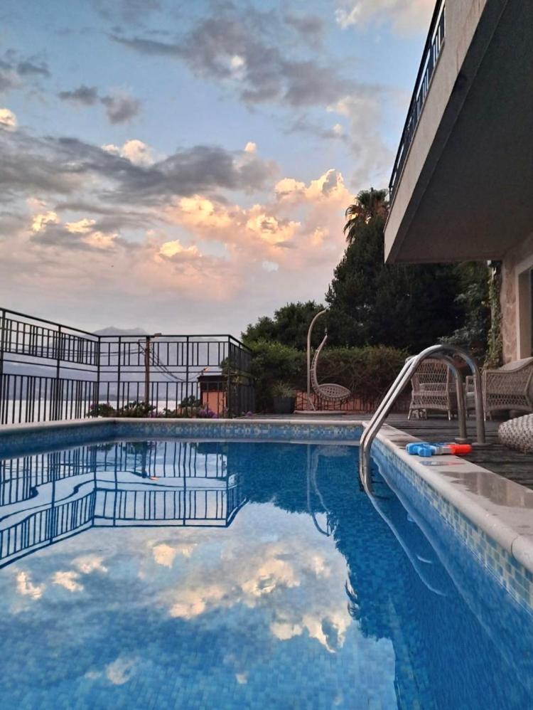 Apartment Tri Kiparisa Tivat Bagian luar foto